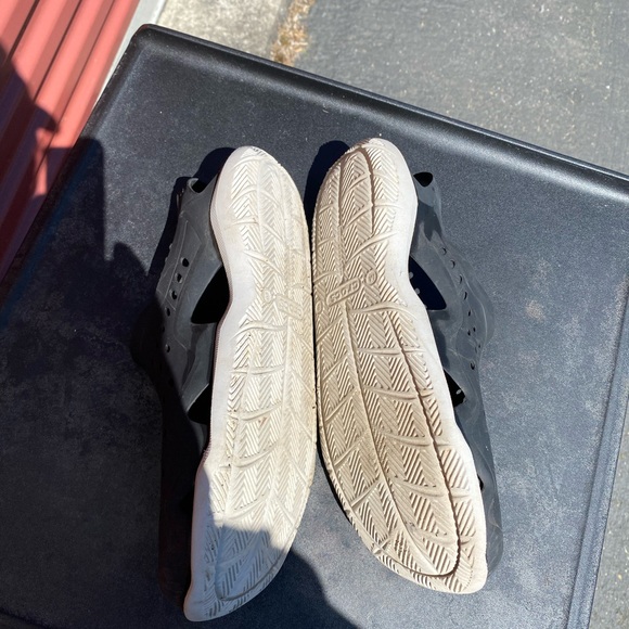 Crocs Men's Swiftwater Wave Graphite / Black Ankle-High Rubber Slip-On Shoes - Picture 11 of 13